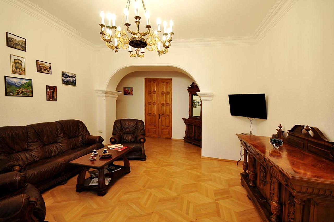 Vorontsov Old Tbilisi Apartment Bagian luar foto